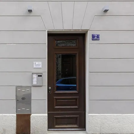 L'attico Del Fanciullino A Τεργέστη